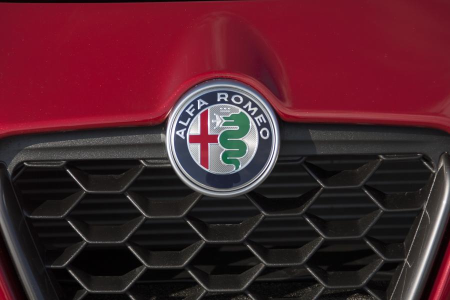 Логотип Alfa Romeo Giulietta Veloce (940) 2016 года  (WW) (фото 3 из 27)